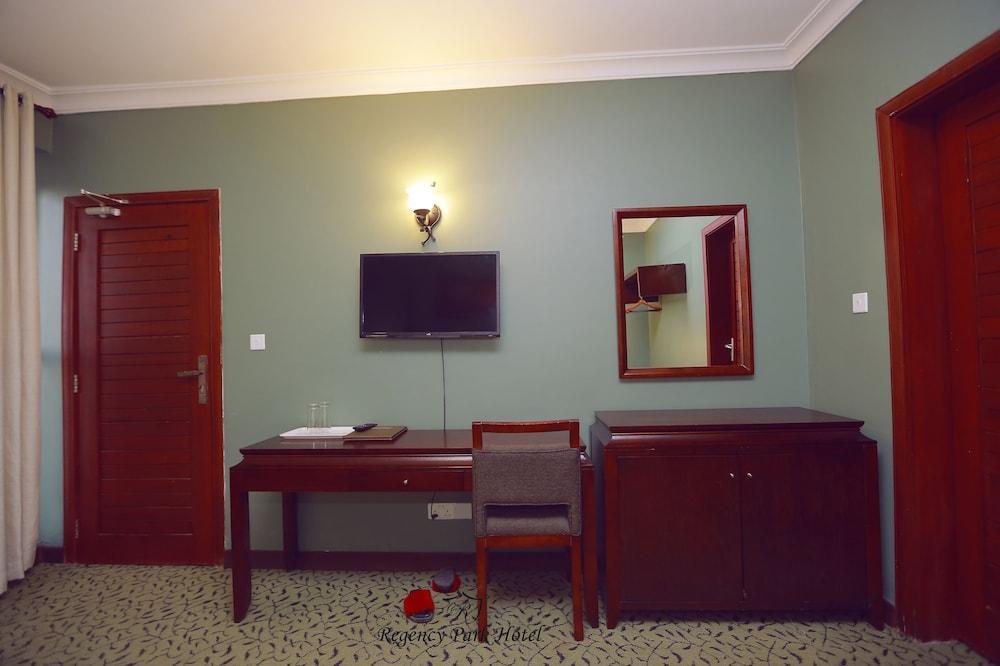 Regency Park Hotel Dar es Salaam Ngoại thất bức ảnh